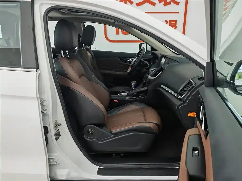 Dongfeng Fengshen AX7 2018 Classic 1.6T Automatic Deluxe Edition — миниатюра 23