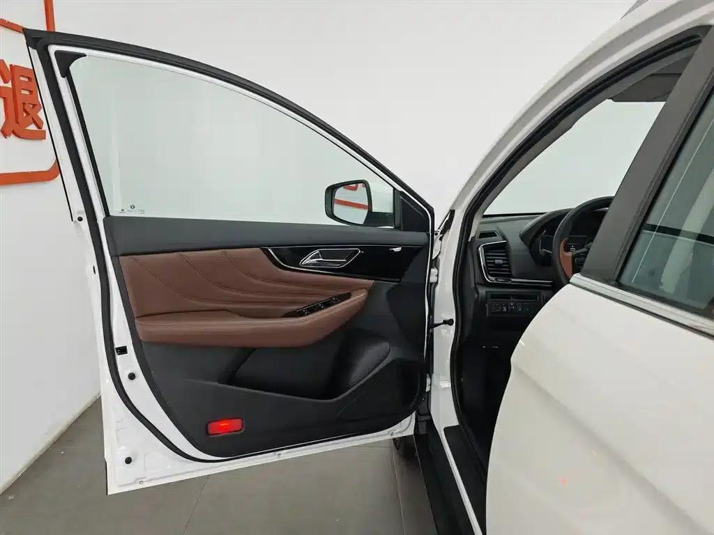 Dongfeng Fengshen AX7 2018 Classic 1.6T Automatic Deluxe Edition — миниатюра 8