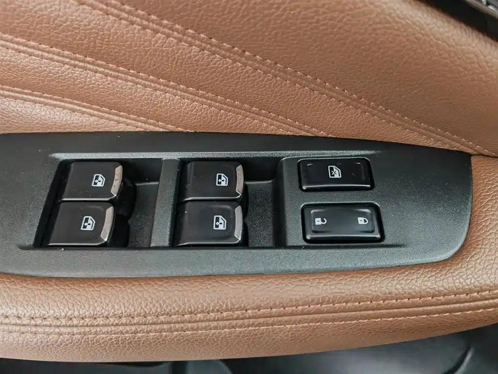 Dongfeng Fengshen AX7 2018 Classic 1.6T Automatic Deluxe Edition — миниатюра 9
