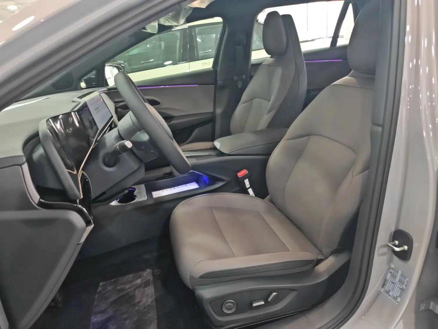 Hongqi EH7 2025 600 Smart Selection Edition — миниатюра 18