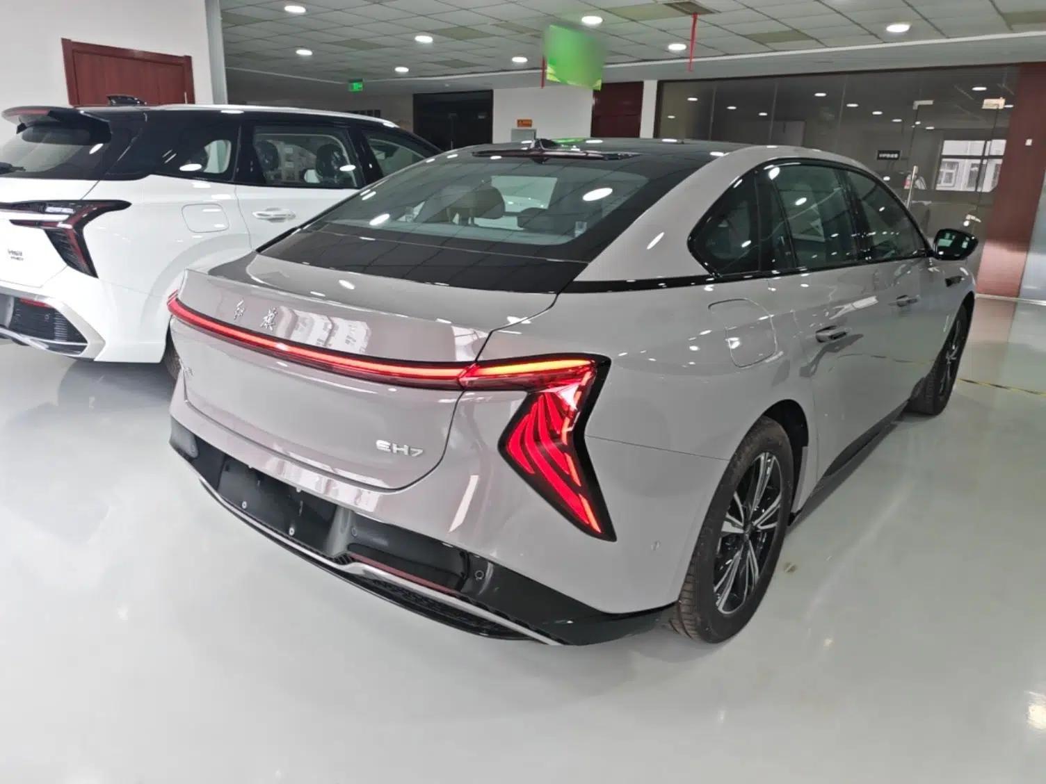 Hongqi EH7 2025 600 Smart Selection Edition — миниатюра 6