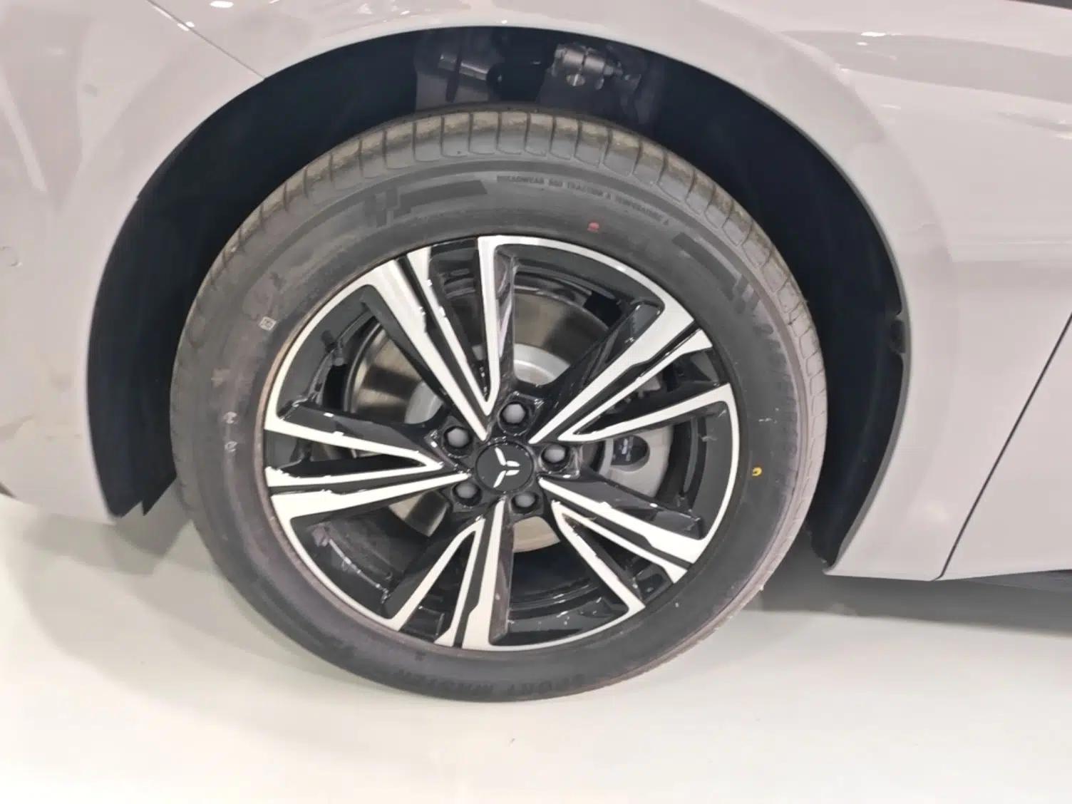 Hongqi EH7 2025 600 Smart Selection Edition — миниатюра 8