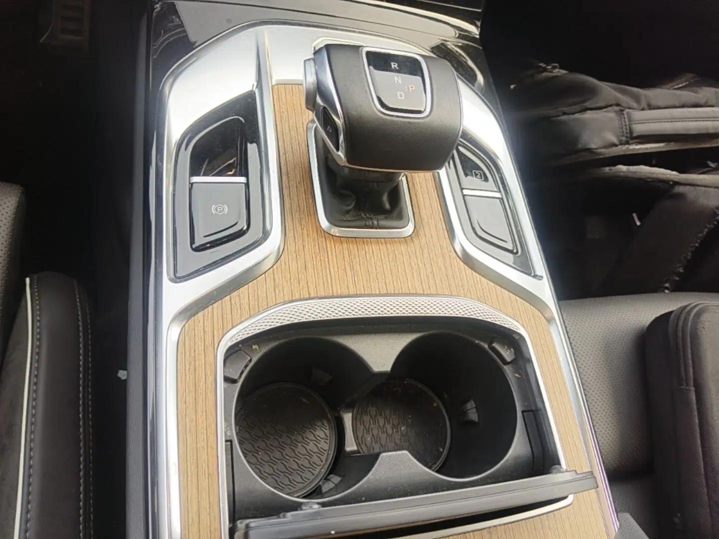 Hongqi E-HS9 2021 460 km Range Flagship Edition Six-Seater — миниатюра 17