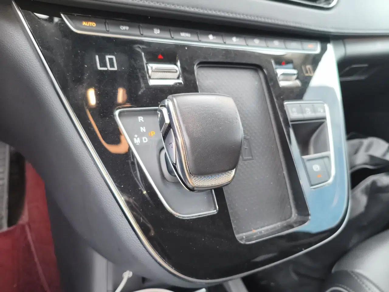 Hongqi HQ9 2023 2.0T Smart Connect Flagship Edition — миниатюра 15