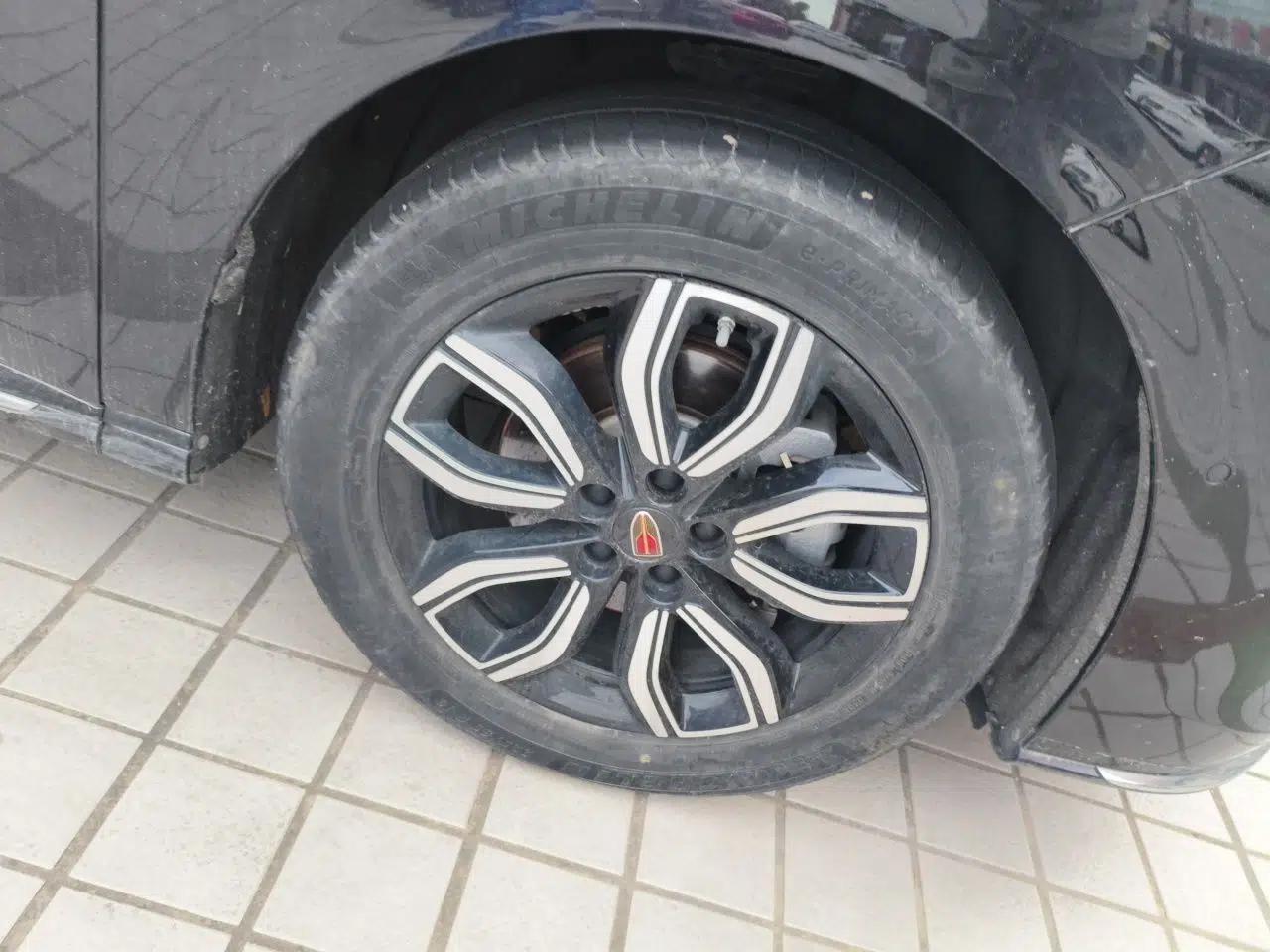 Hongqi HQ9 2023 2.0T Smart Connect Flagship Edition — миниатюра 8