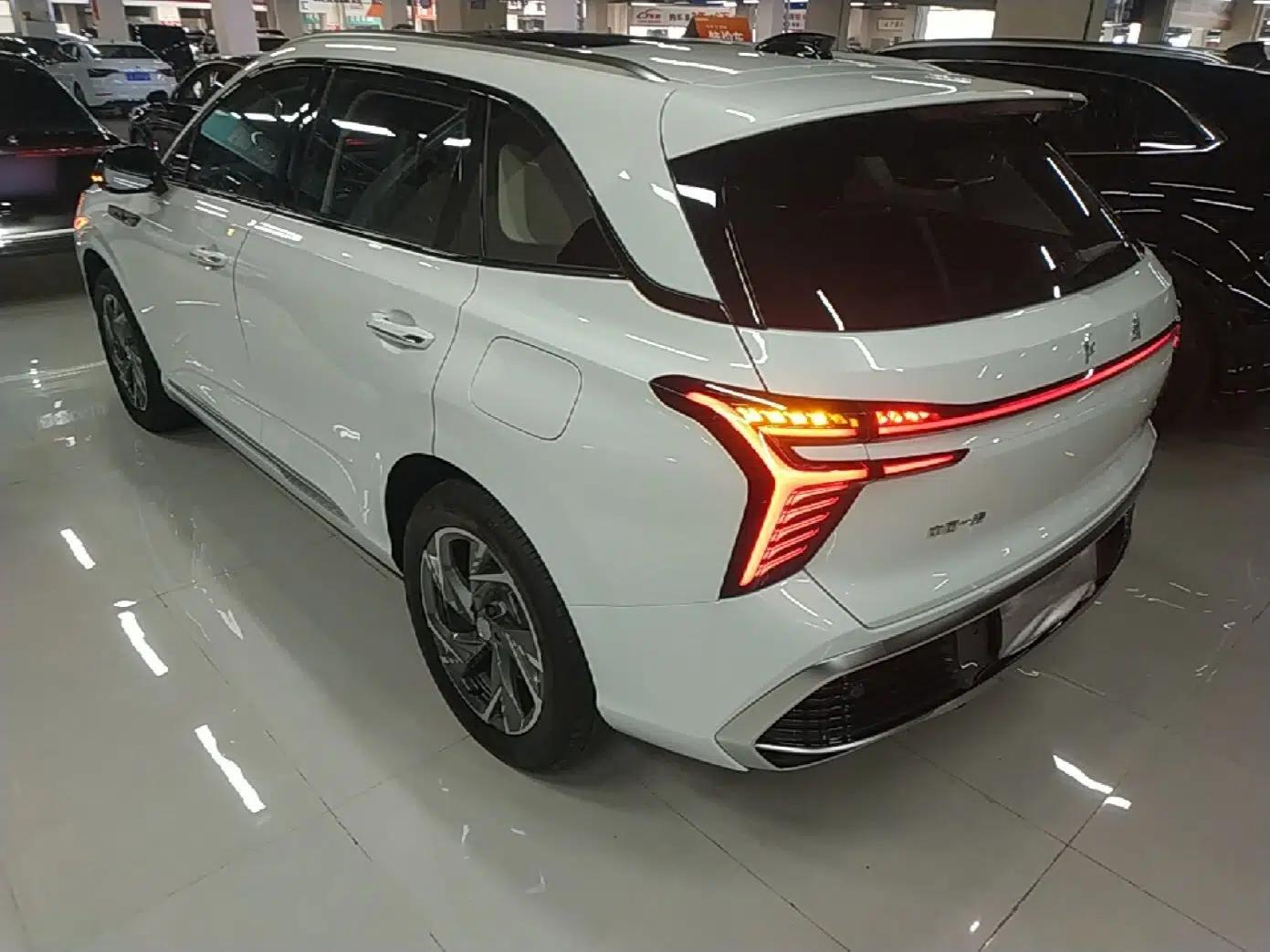 Hongqi HS3 PHEV 2024 PHEV 115km Jingwei Edition — миниатюра 4