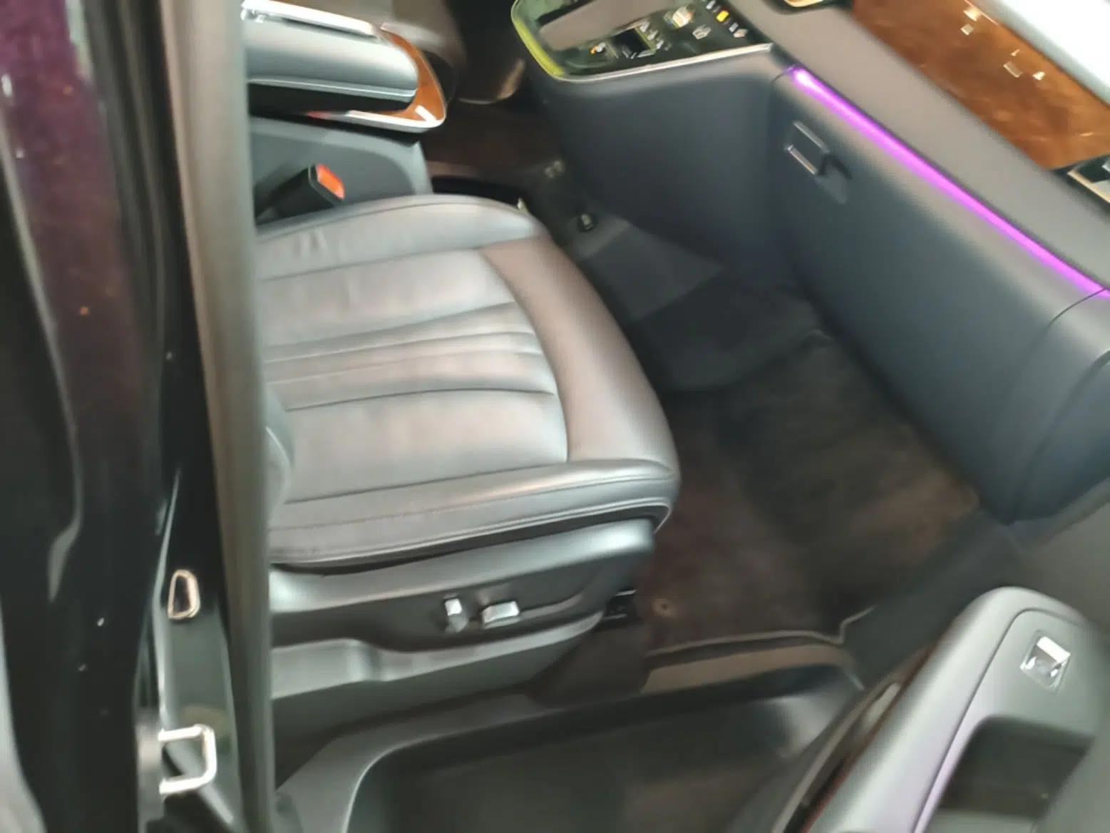 Hongqi HQ9 PHEV 2024 2.0T Four-Wheel Drive Luxury Edition — миниатюра 23