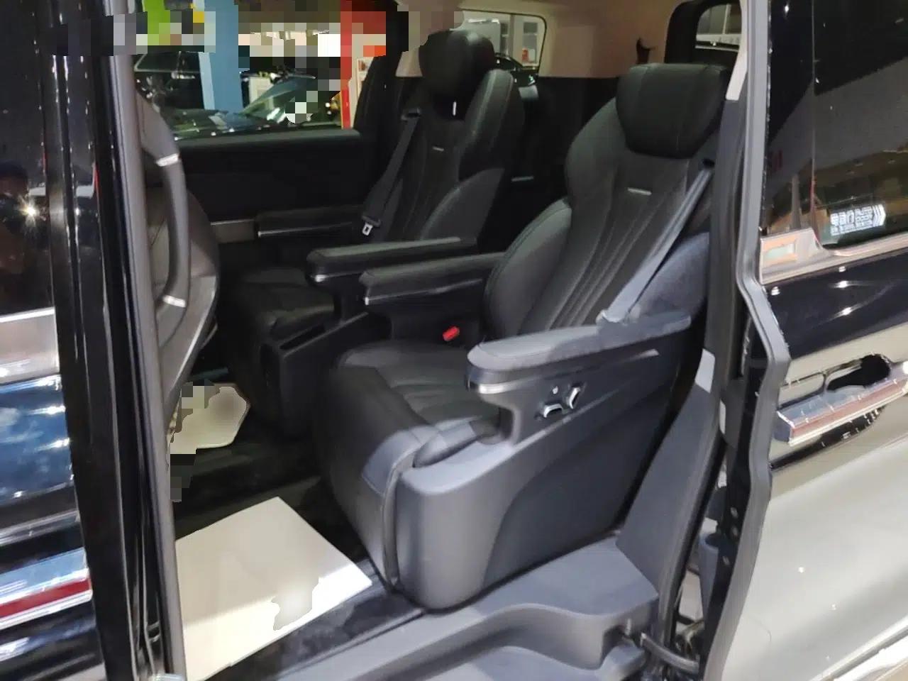 Hongqi HQ9 PHEV 2024 2.0T Four-Wheel Drive Business Edition — миниатюра 20