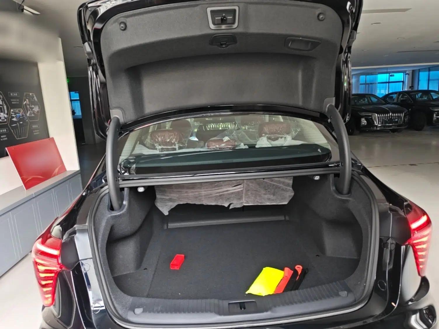 Hongqi H5 PHEV 2025 170 Super Hybrid Version — миниатюра 22