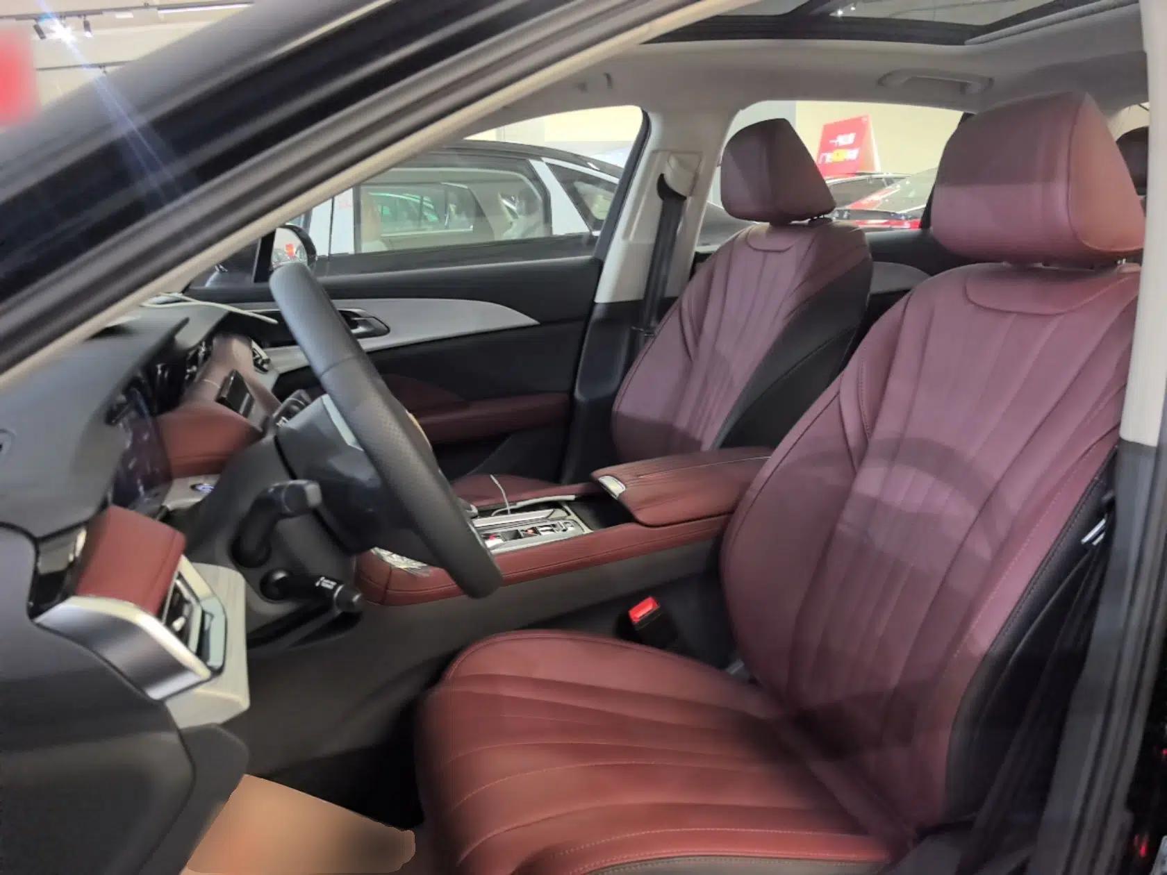 Hongqi H5 PHEV 2025 130 Super Hybrid Version — миниатюра 18