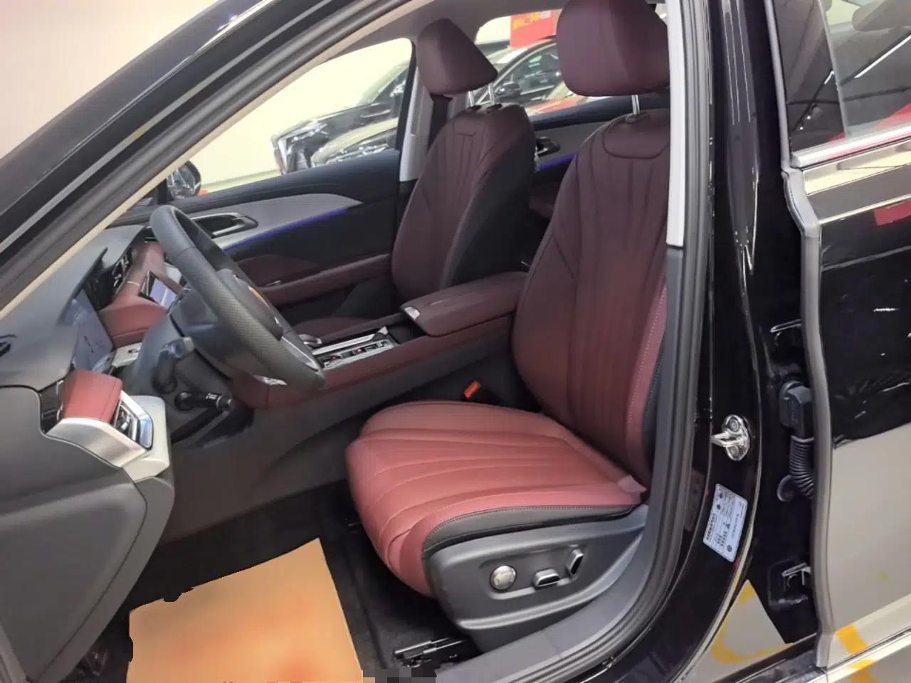 Hongqi H5 PHEV 2025 170 Super Hybrid Version — миниатюра 17