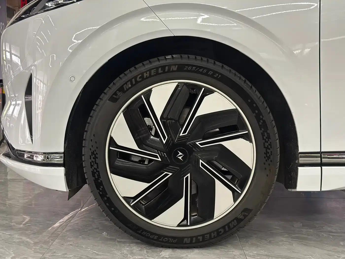 eπ008 2025 Model 210Ultra Extended Range Version 5-Seater — миниатюра 16