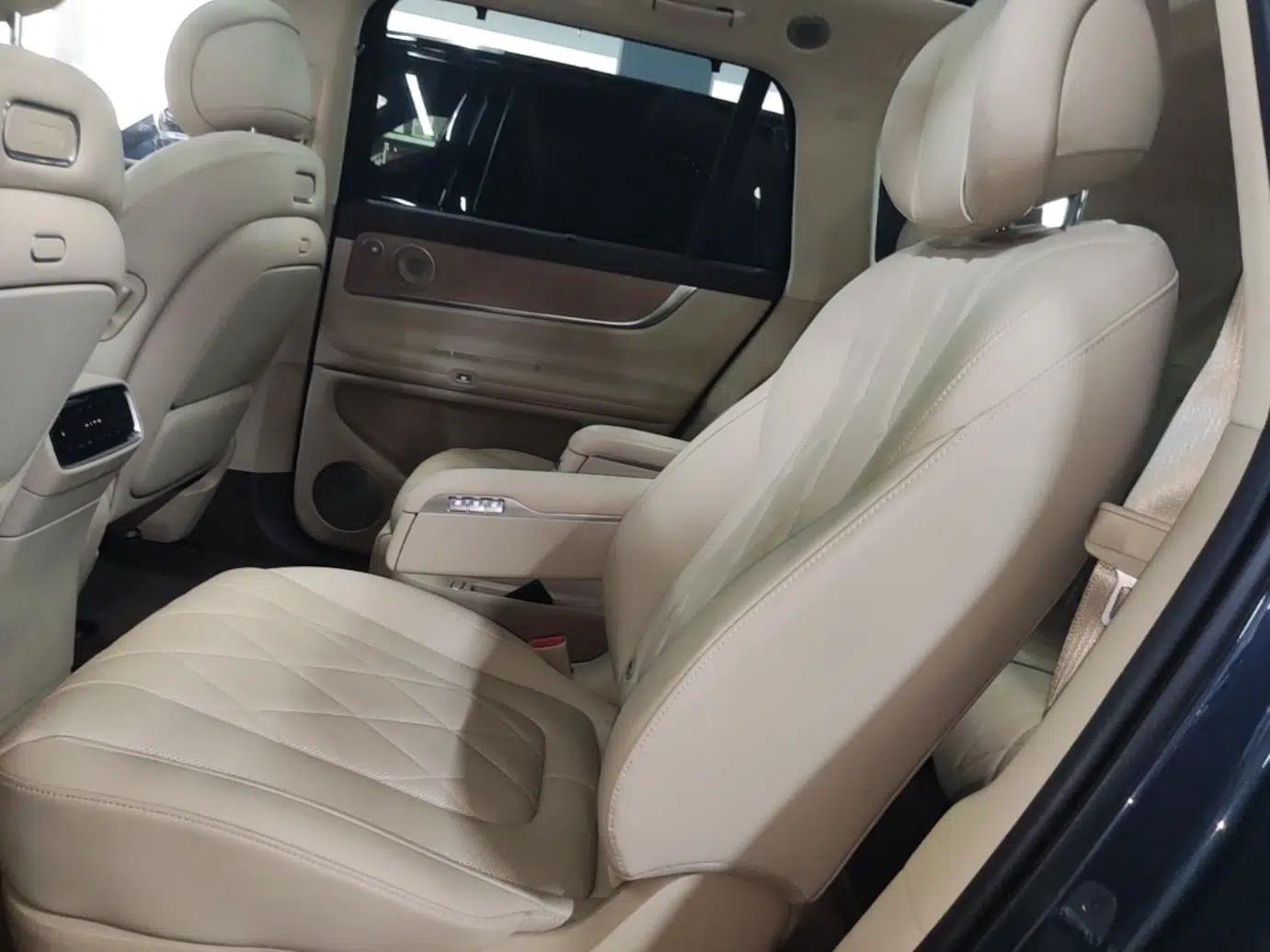 Hima AITO M9 2024 Range-Extended Ultra Version 42 kWh 6-Seater Model — миниатюра 20