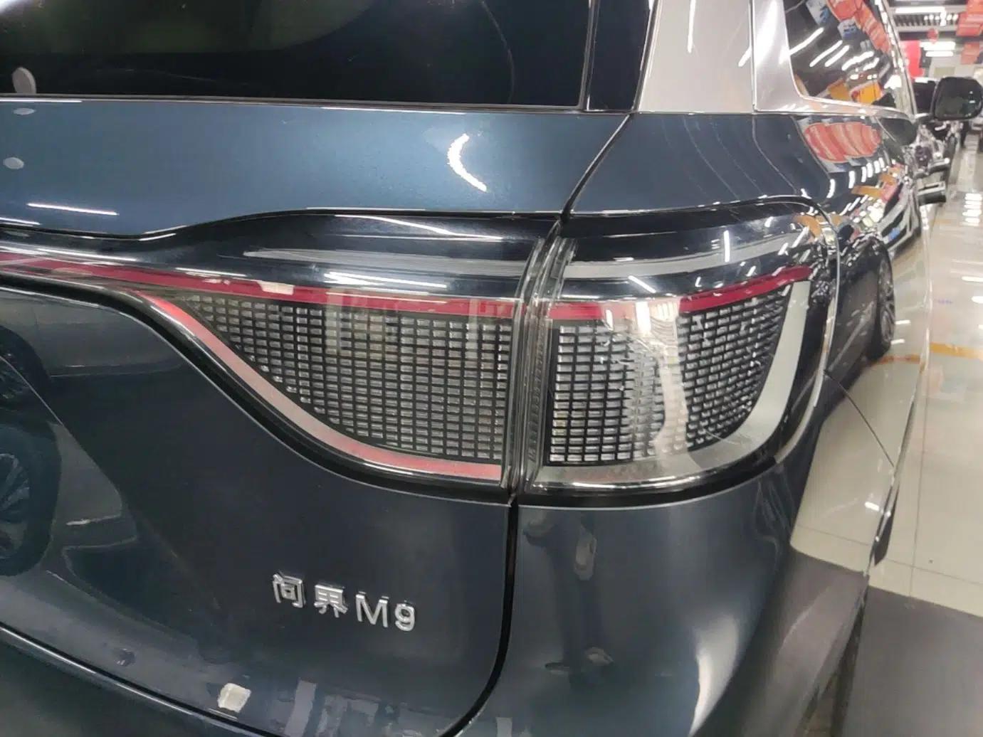 Hima AITO M9 2024 Range-Extended Ultra Version 42 kWh 6-Seater Model — миниатюра 7