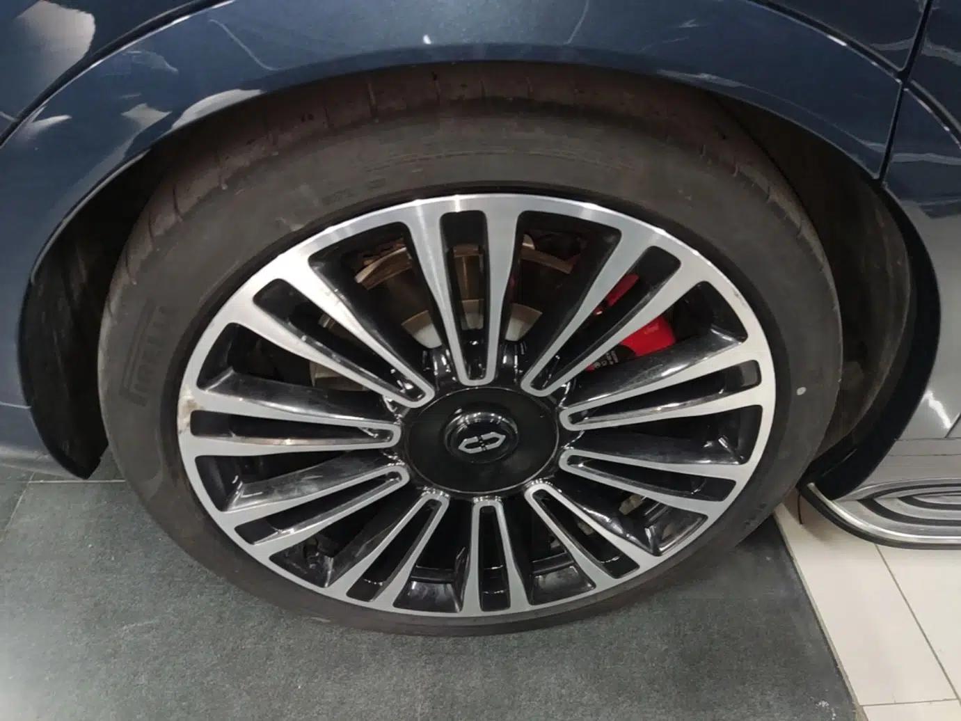 Hima AITO M9 2024 Range-Extended Ultra Version 42 kWh 6-Seater Model — миниатюра 10