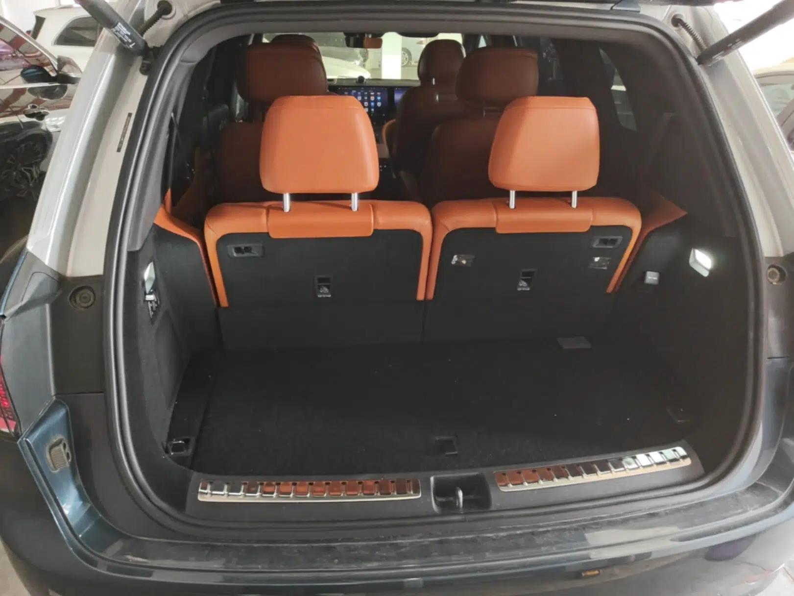 Hima AITO M9 2024 Range-Extended Ultra Version 42 kWh 6-Seater Model — миниатюра 22