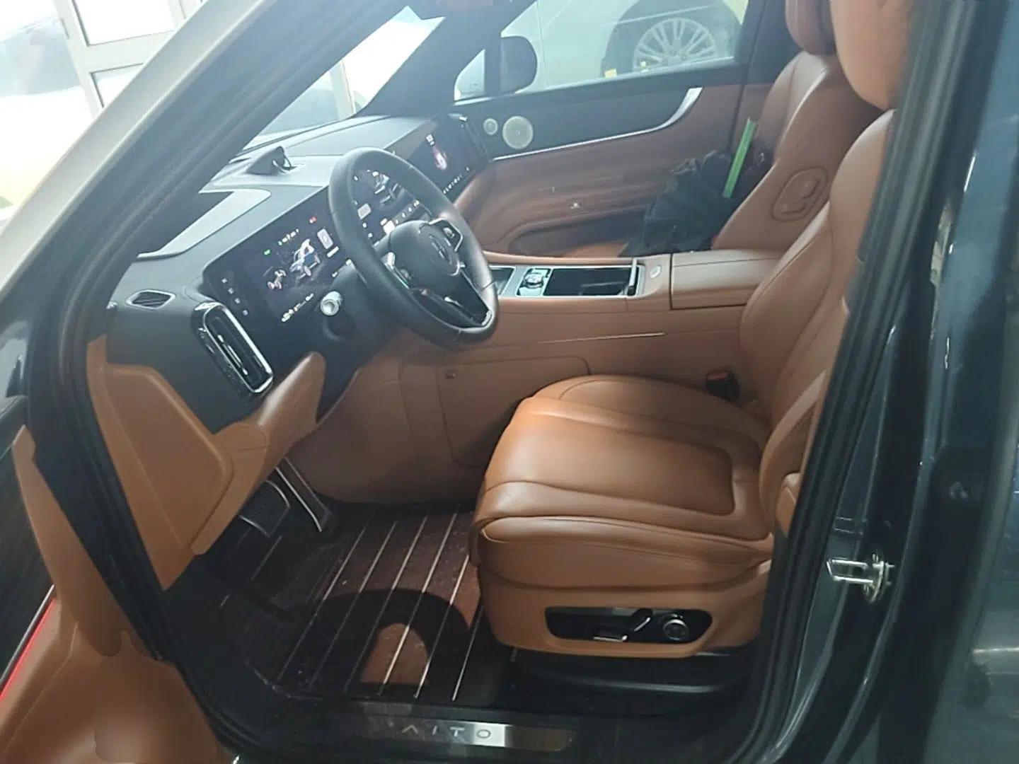 Hima AITO M9 2024 Range-Extended Ultra Version 52 kWh 6-Seater Model — миниатюра 18