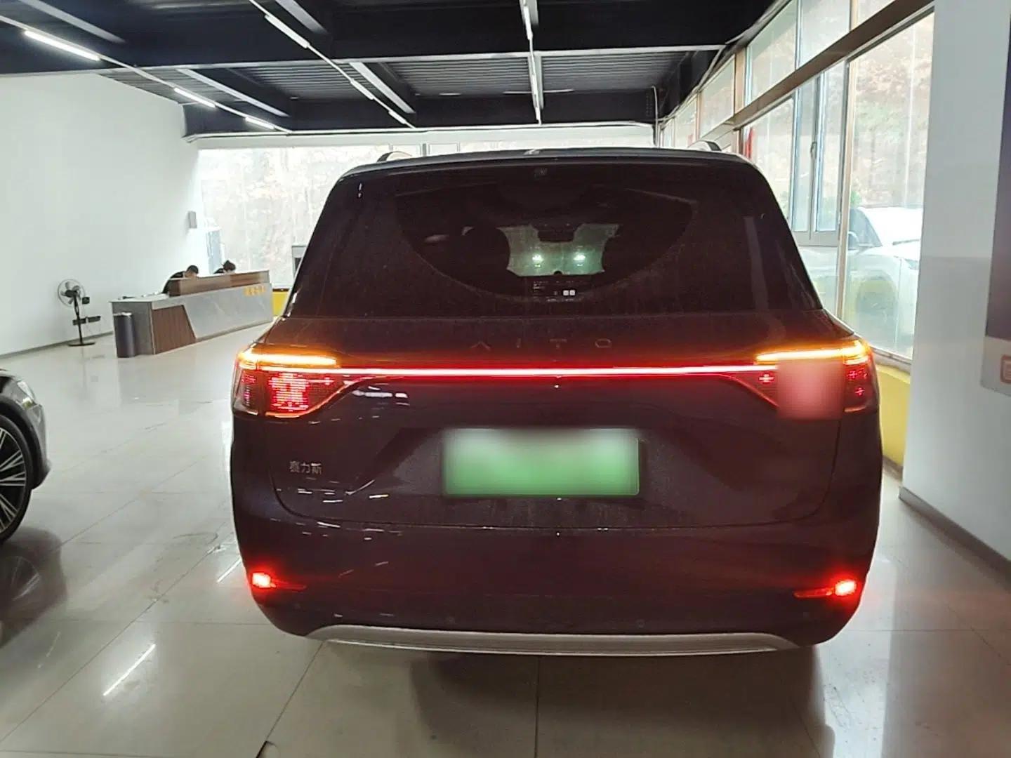 Hima AITO M9 2024 Range-Extended Ultra Version 52 kWh 6-Seater Model — миниатюра 5