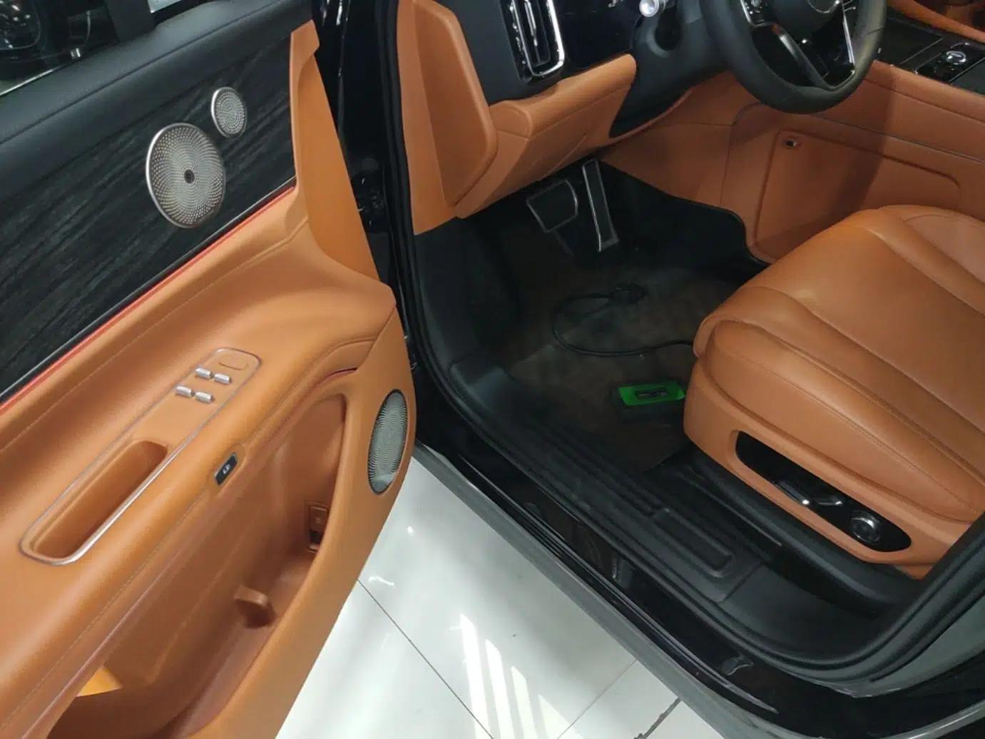 Hima AITO M9 2024 Range-Extended Ultra Version 52 kWh 6-Seater Model — миниатюра 19