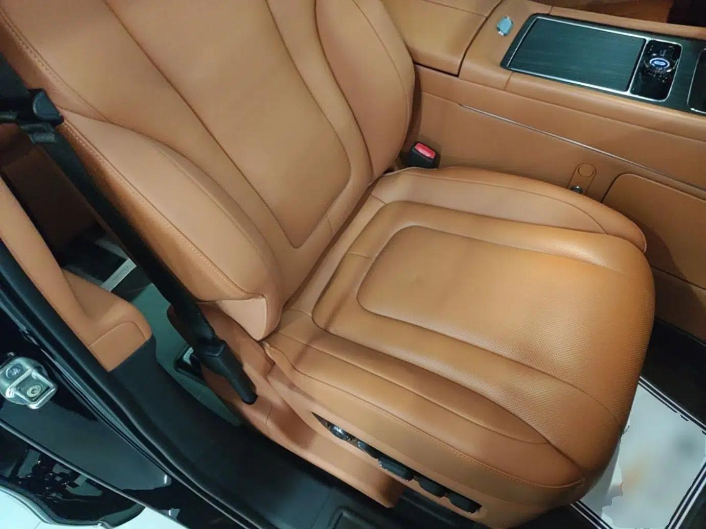 Hima AITO M9 2024 Range-Extended Ultra Version 52 kWh 6-Seater Model — миниатюра 23