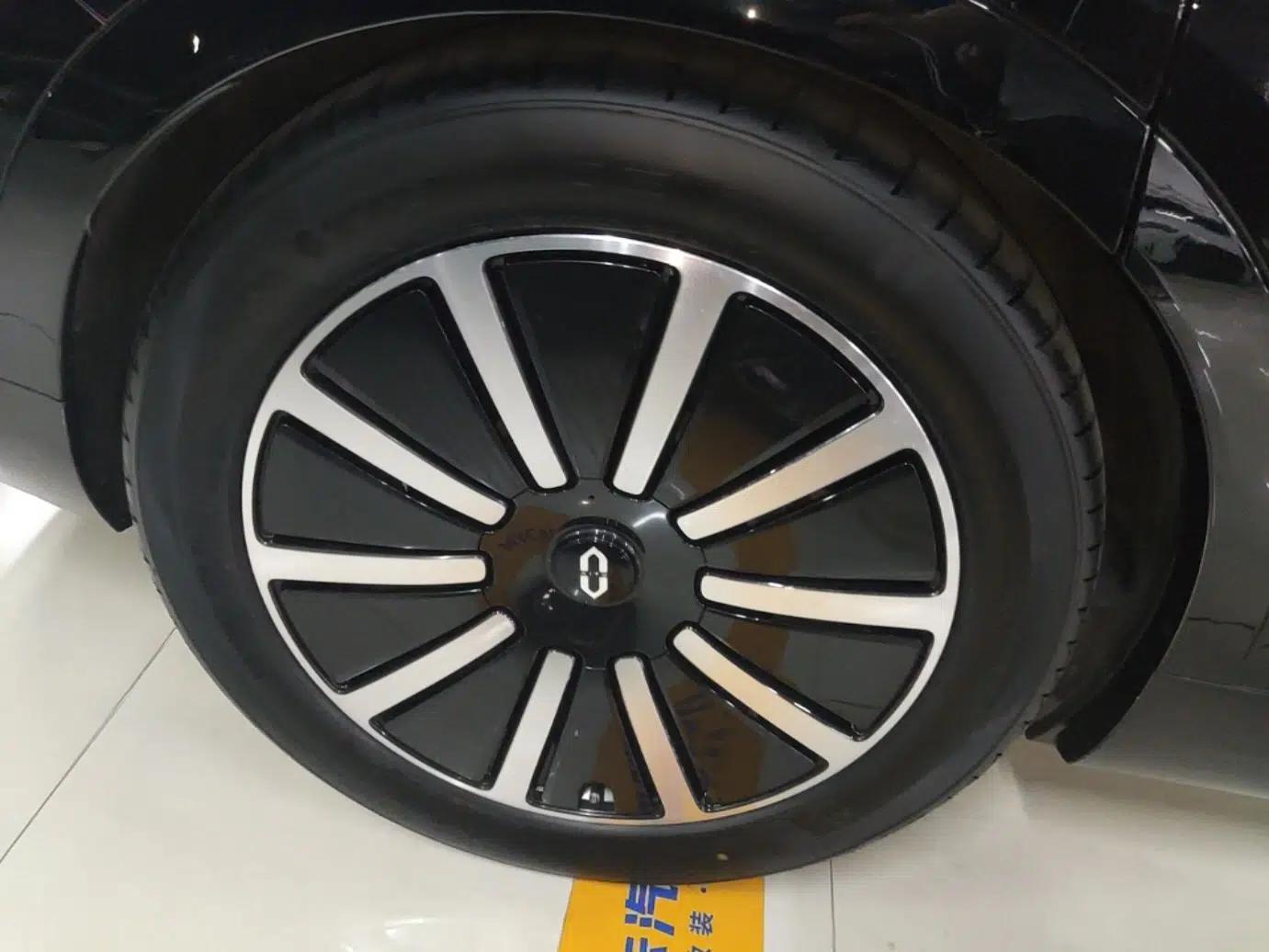 Hima AITO M9 2024 Range-Extended Ultra Version 52 kWh 6-Seater Model — миниатюра 10