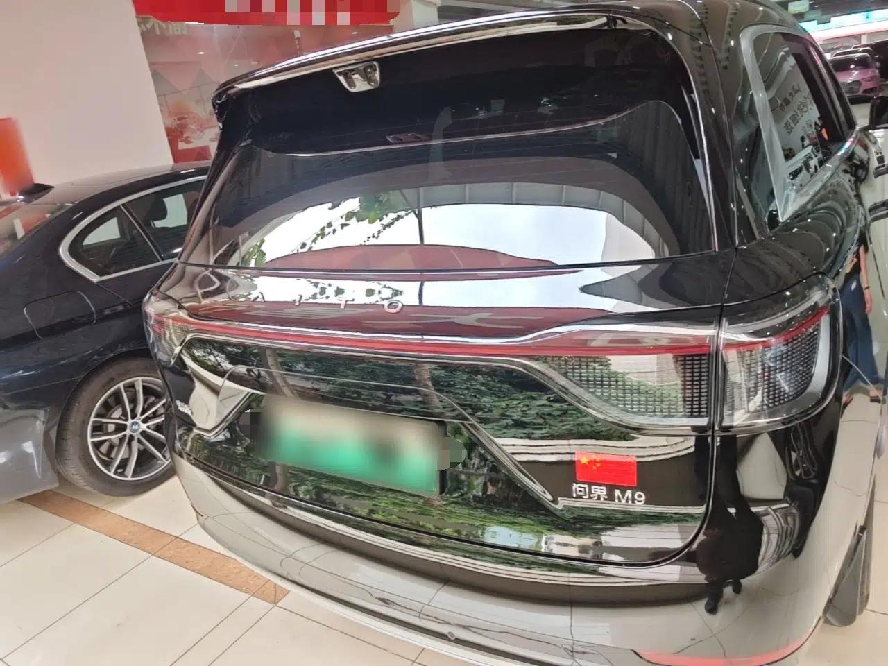 Hima AITO M9 2025 Extended-Range Ultra Version 52 kWh 6-Seater — миниатюра 5