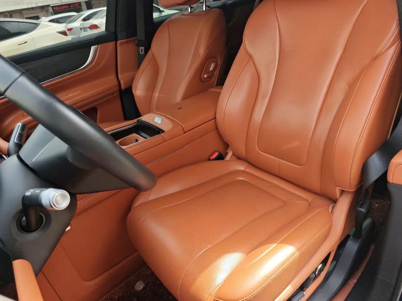 Hima AITO M9 2024 Range-Extended Ultra Version 42 kWh 6-Seater Model — миниатюра 16