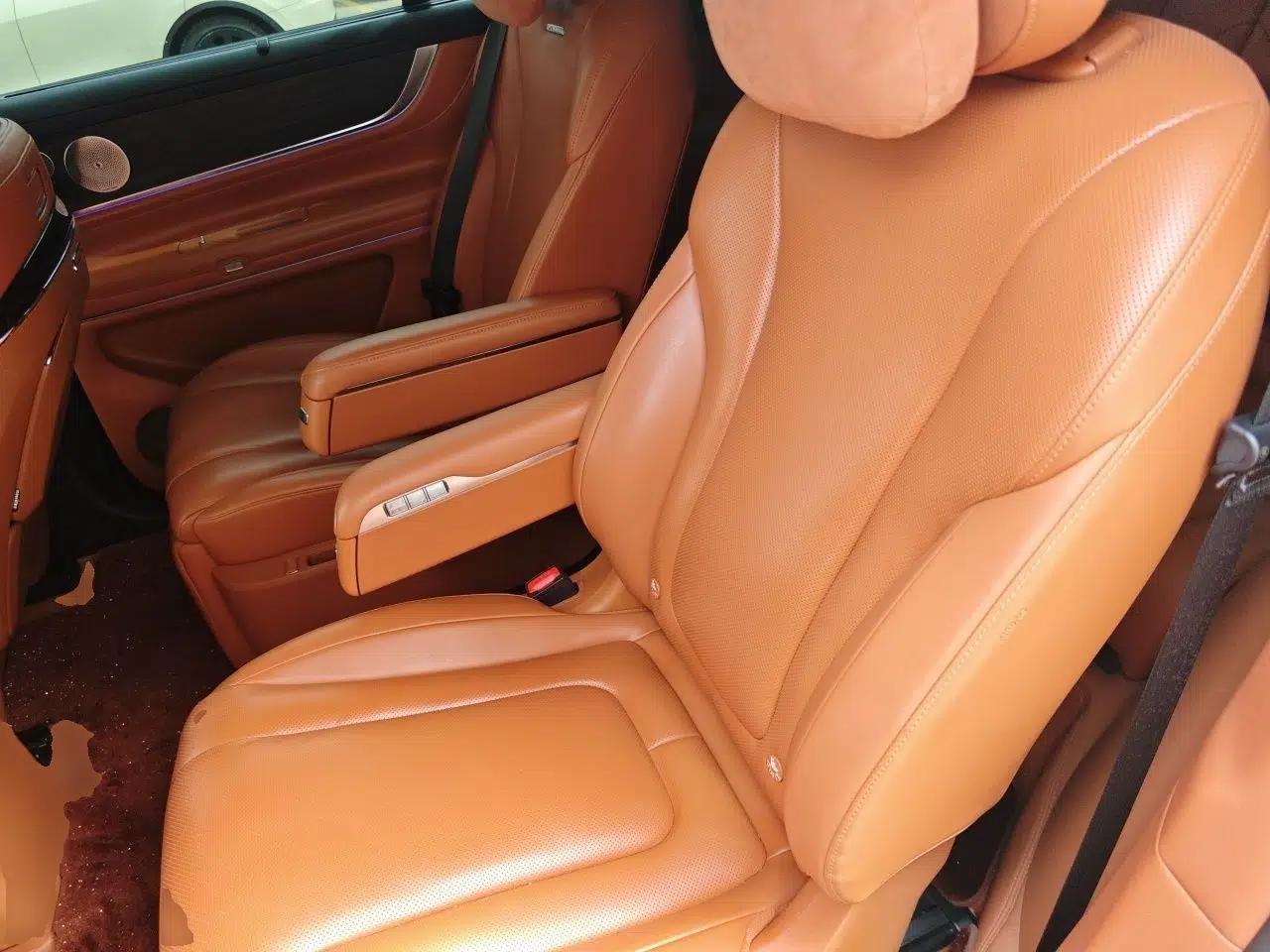 Hima AITO M9 2024 Range-Extended Ultra Version 42 kWh 6-Seater Model — миниатюра 18