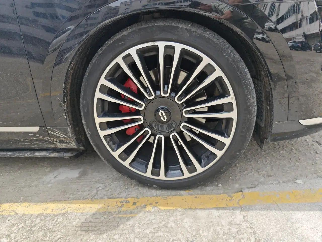 Hima AITO M9 2024 Range-Extended Ultra Version 42 kWh 6-Seater Model — миниатюра 8