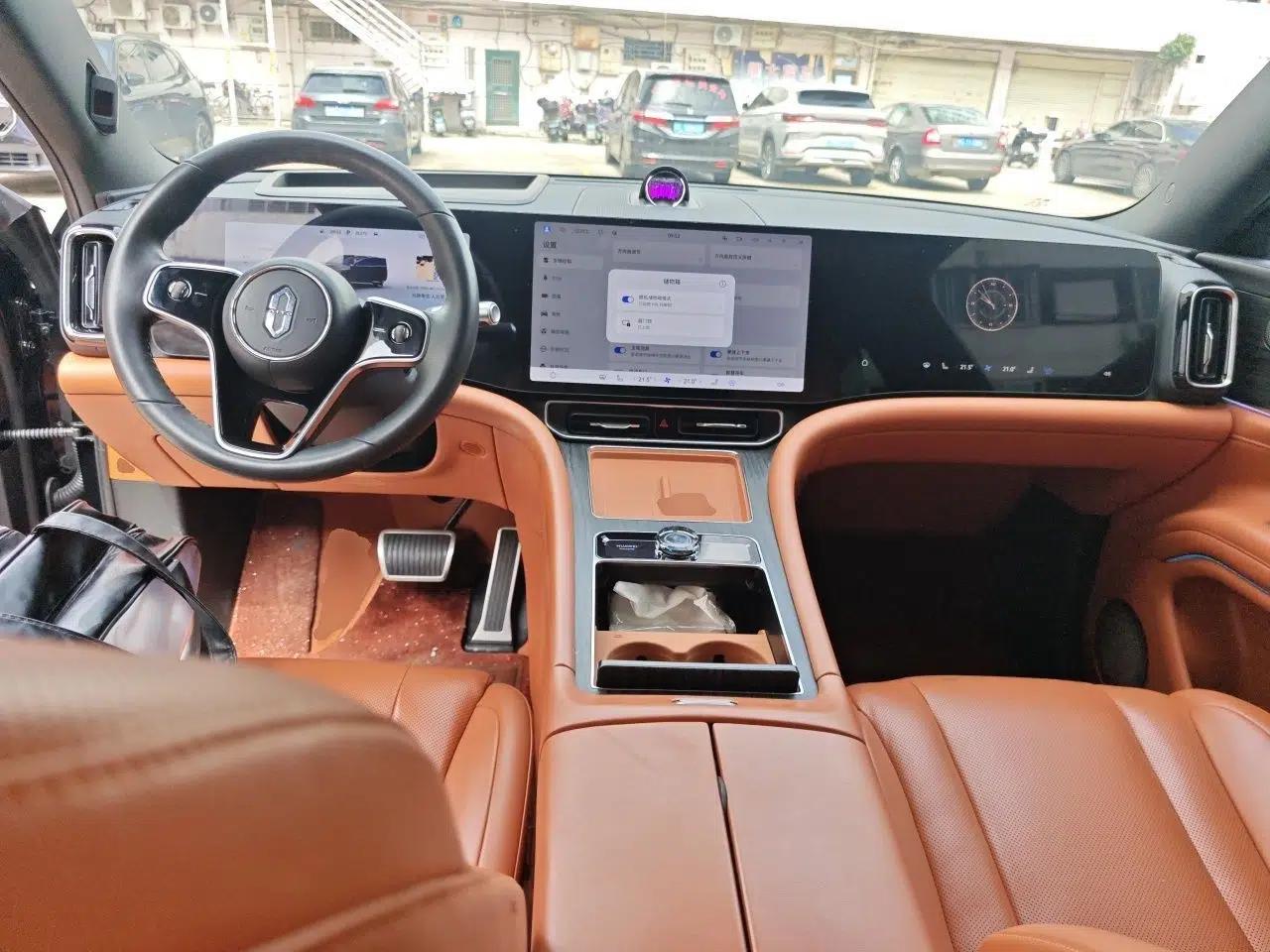 Hima AITO M9 2024 Range-Extended Ultra Version 42 kWh 6-Seater Model — миниатюра 10