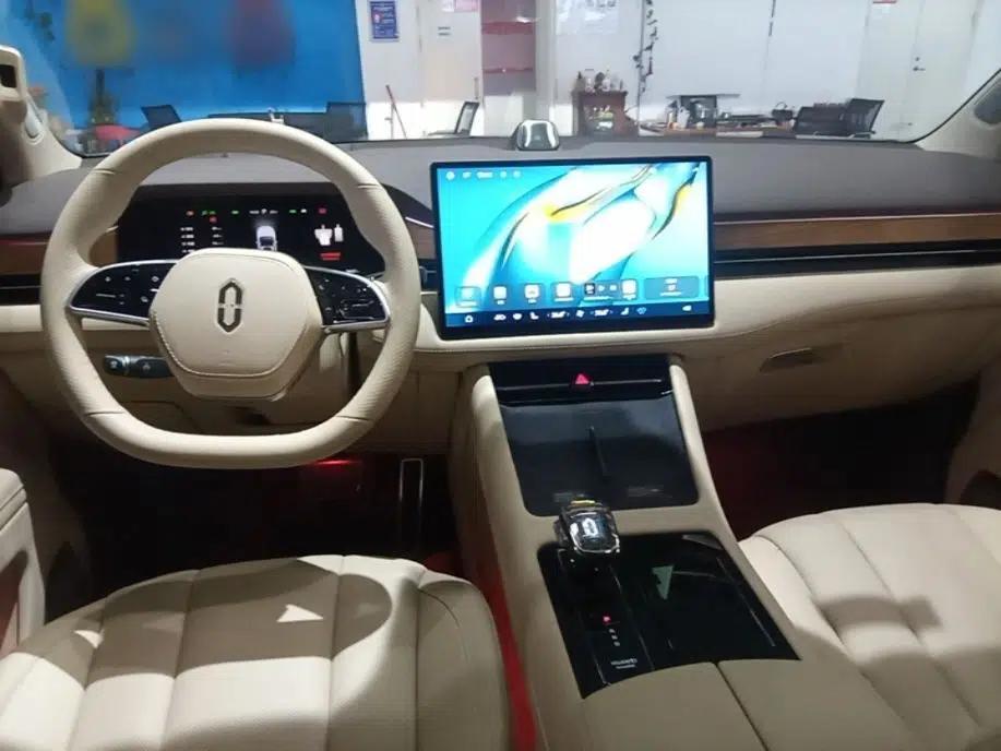 Hima AITO M7 2024 1.5T Intelligent Drive 4WD Ultra Version 5 Seats — миниатюра 14