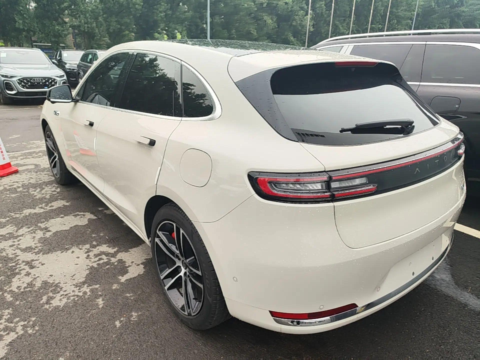 Hima AITO M5 2025 Extended-Range Ultra Rear-Wheel-Drive Version — миниатюра 4