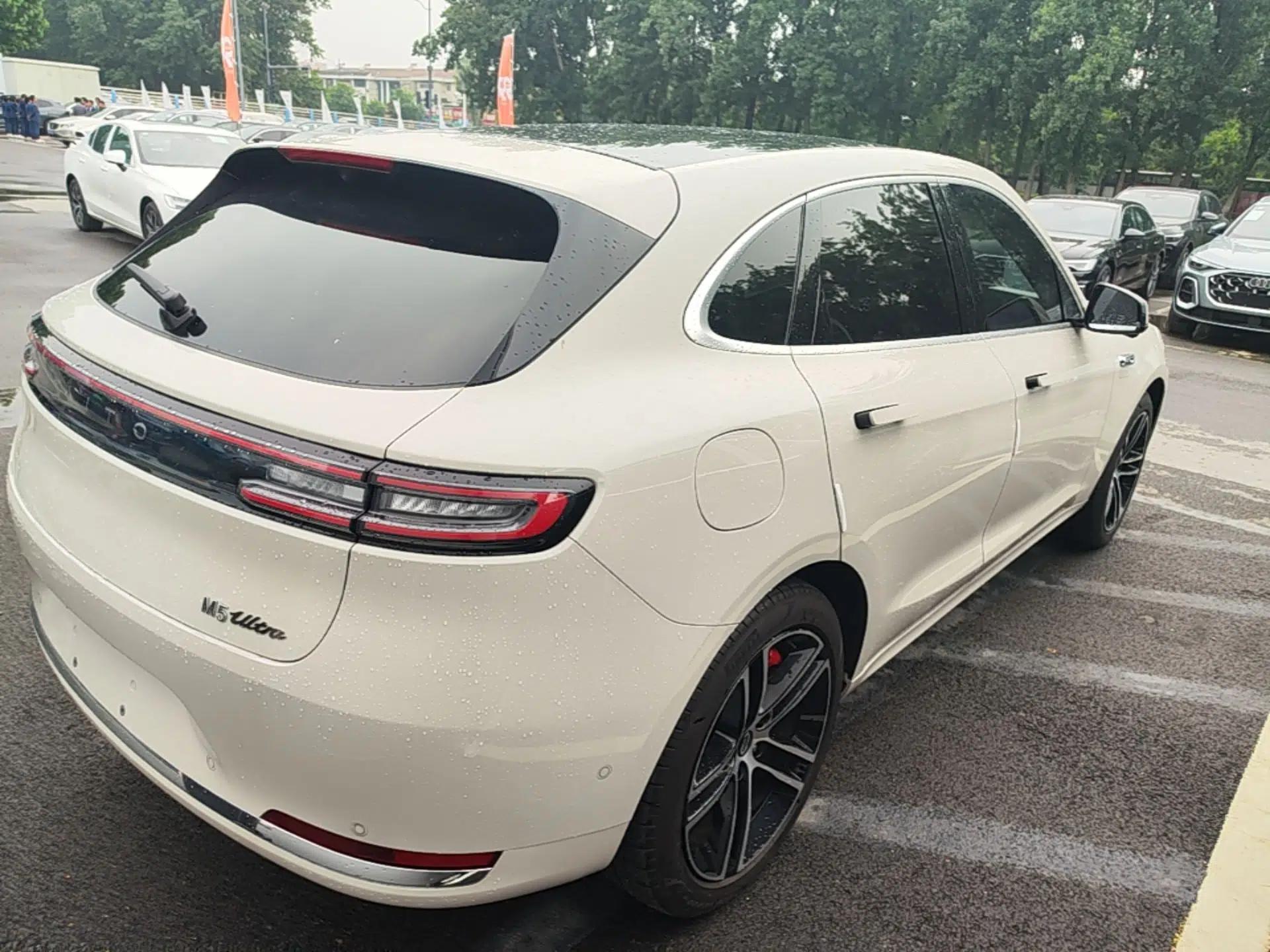 Hima AITO M5 2025 Extended-Range Ultra Rear-Wheel-Drive Version — миниатюра 6