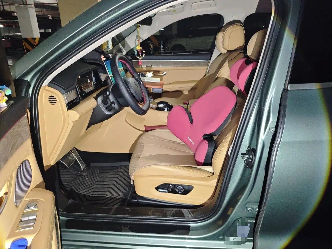 Hima AITO M5 2022 Range-Extended Rear-Drive Standard Version — миниатюра 16