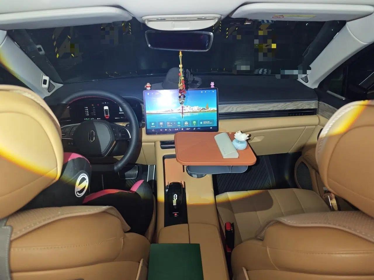 Hima AITO M5 2022 Range-Extended Rear-Drive Standard Version — миниатюра 10