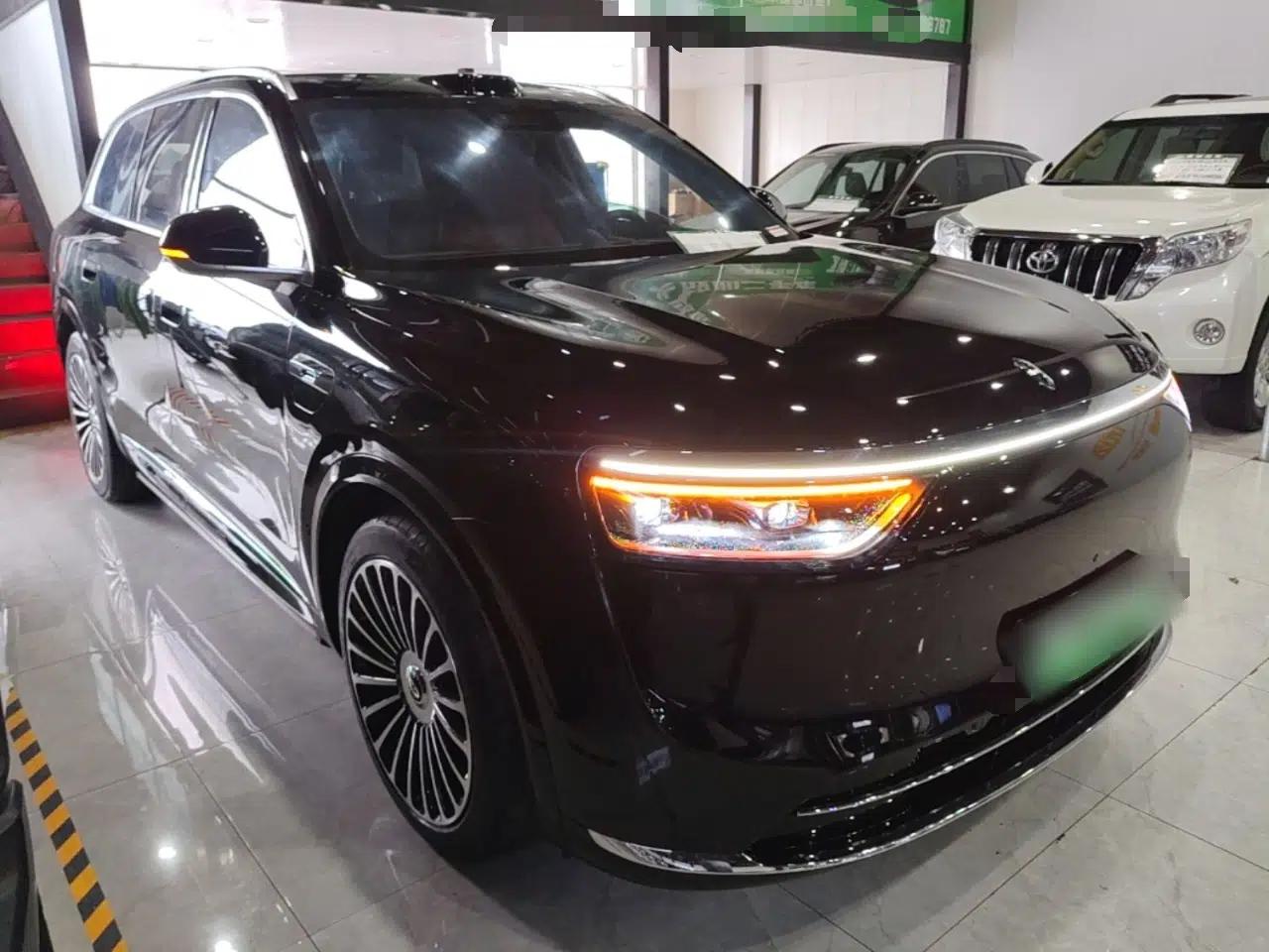 Hima AITO M8 2025 Extended-Range Max+ Version 53.4 kWh 6-Seater Edition — миниатюра 3