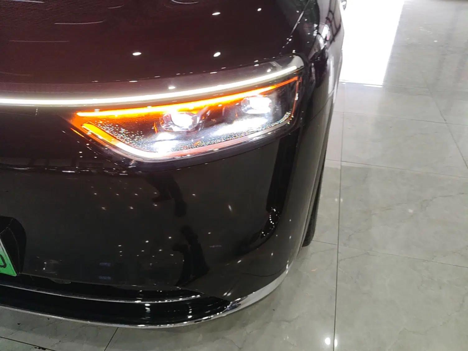 Hima AITO M8 2025 Extended-Range Max+ Version 53.4 kWh 6-Seater Edition — миниатюра 9