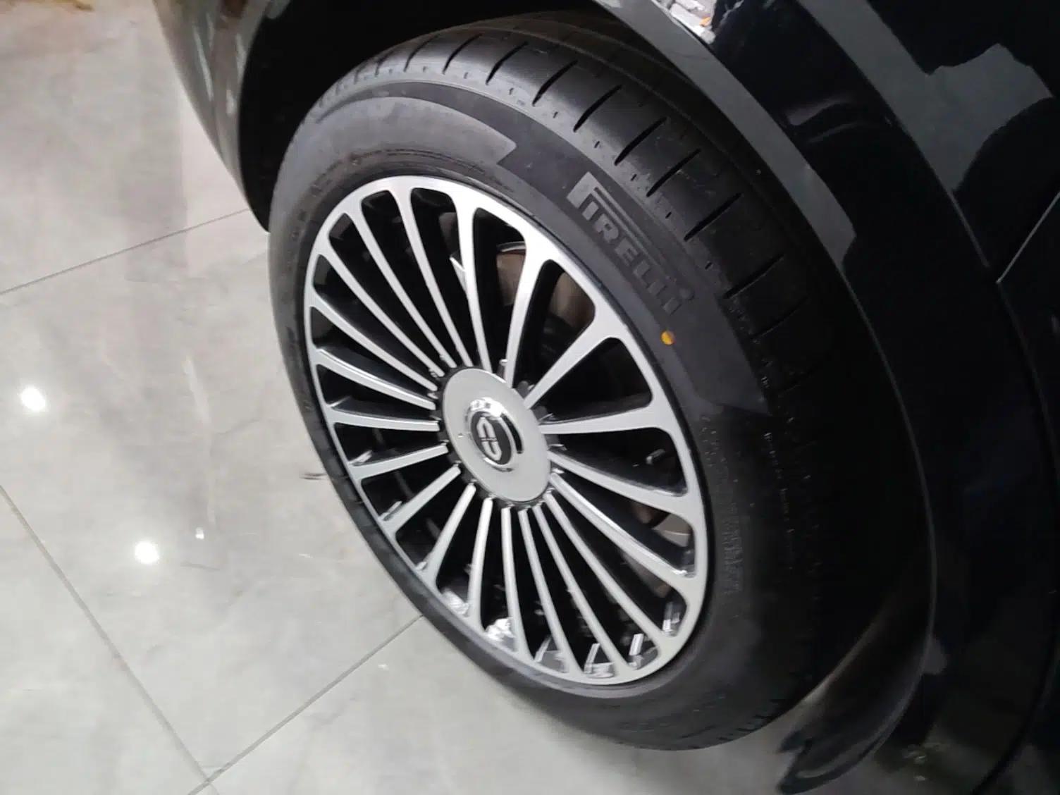 Hima AITO M8 2025 Extended-Range Max+ Version 53.4 kWh 6-Seater Edition — миниатюра 10