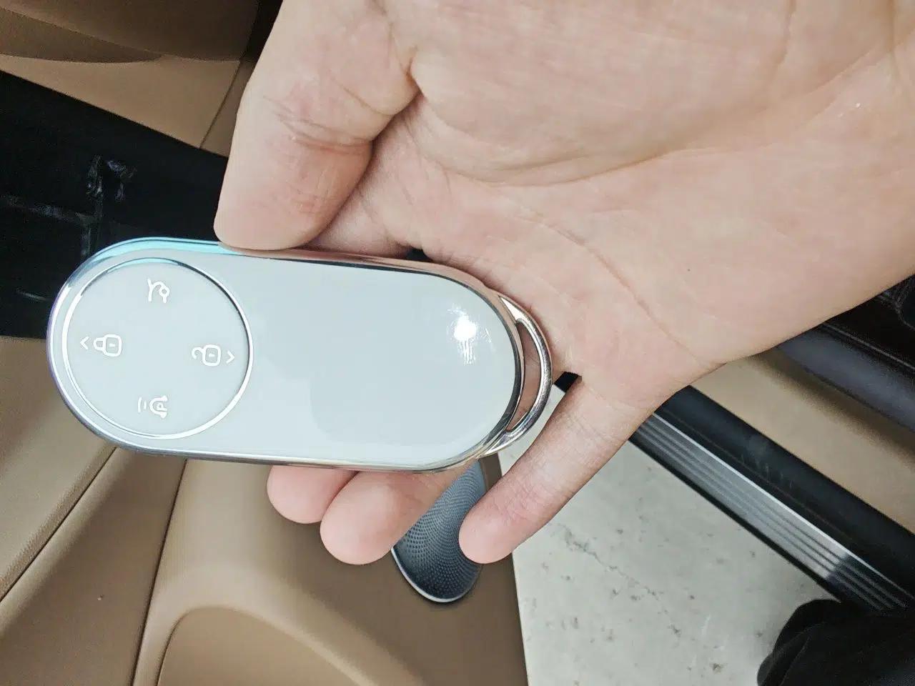 Hima Luxeed R7 2024 All-Electric 736 km Ultra — миниатюра 9