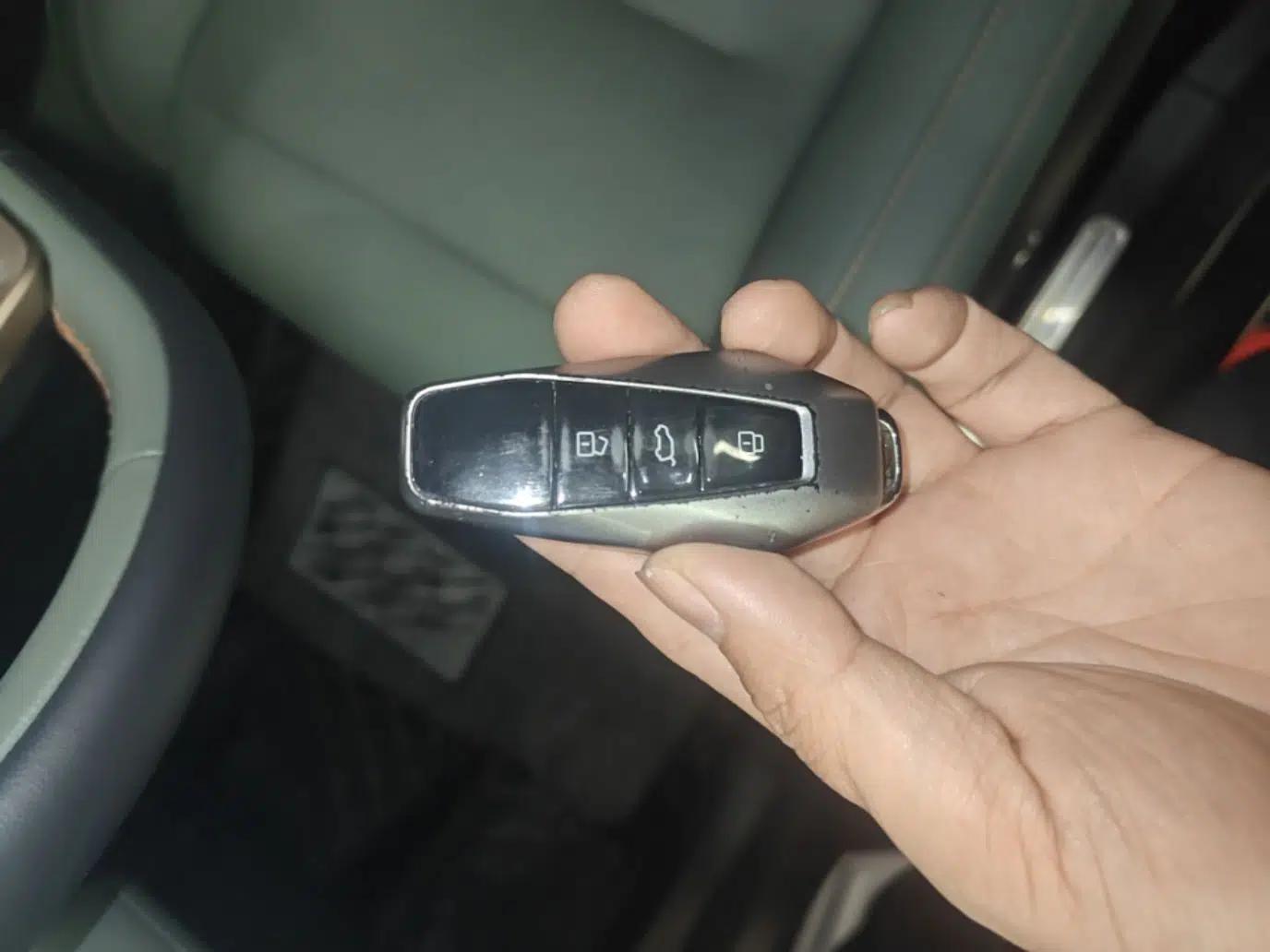 iCAR 03 2024 472km Four-Wheel Drive Long-Range Intelligent Advanced Version — миниатюра 12