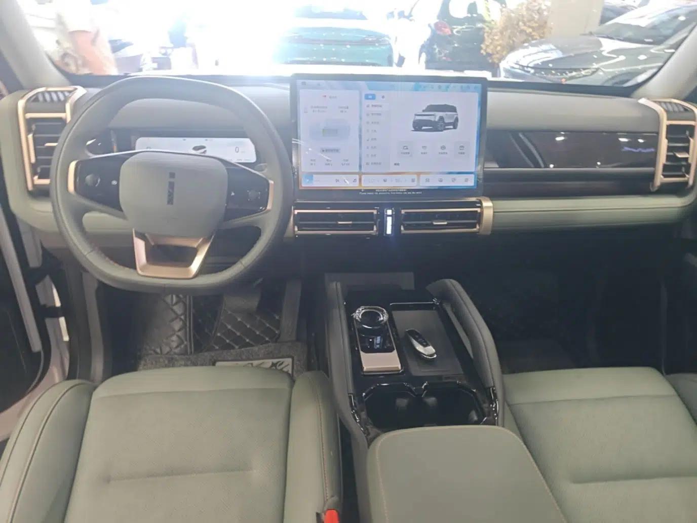 iCAR 03 2024 472km Four-Wheel Drive Long-Range Intelligent Advanced Version — миниатюра 13