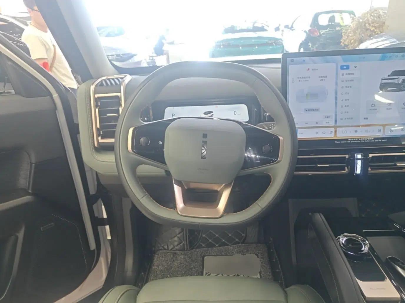 iCAR 03 2024 472km Four-Wheel Drive Long-Range Intelligent Advanced Version — миниатюра 14