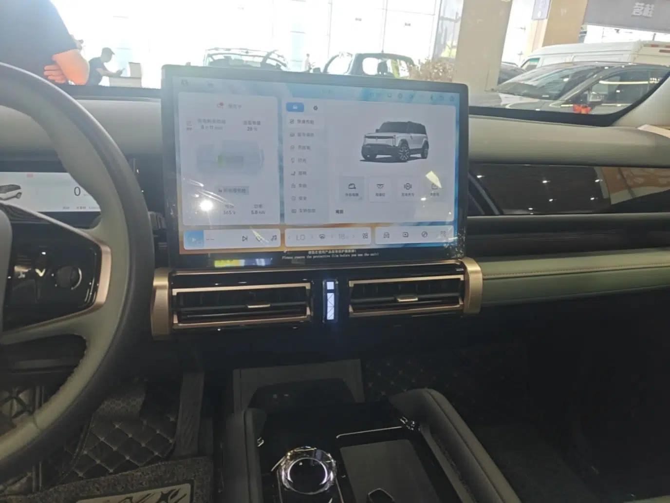 iCAR 03 2024 472km Four-Wheel Drive Long-Range Intelligent Advanced Version — миниатюра 16