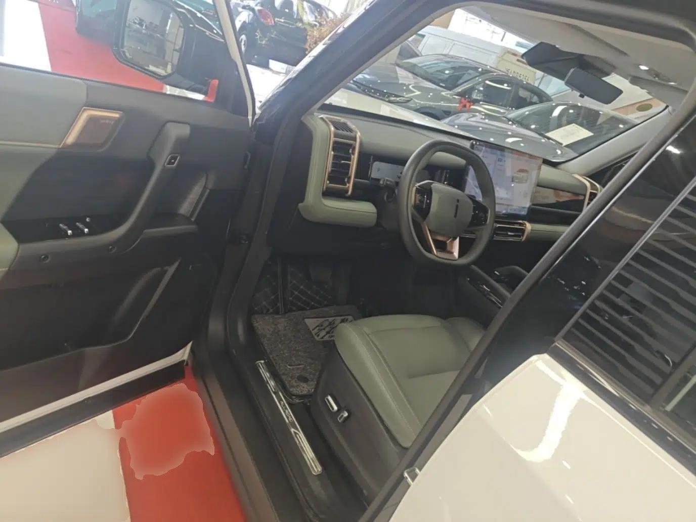 iCAR 03 2024 472km Four-Wheel Drive Long-Range Intelligent Advanced Version — миниатюра 19