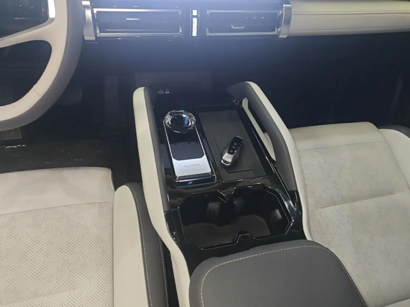 iCAR 03 2024 501km Four-wheel Drive Long-Range Advanced Version — миниатюра 17