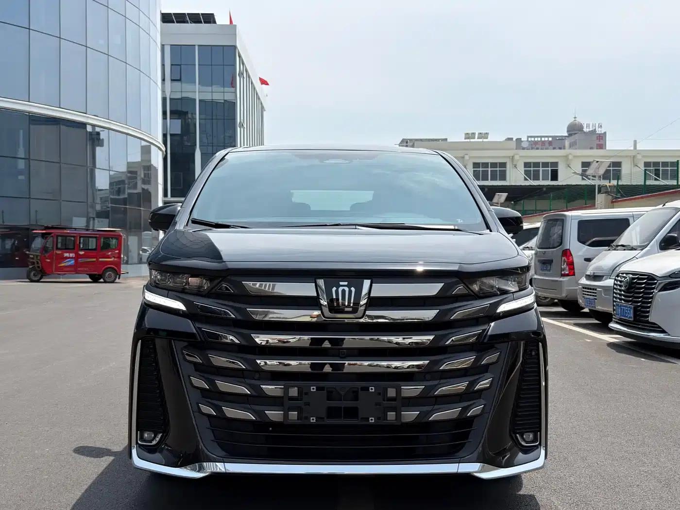 2024 Alphard Crown Hybrid 2.5L Supreme Executive Edition — миниатюра 1