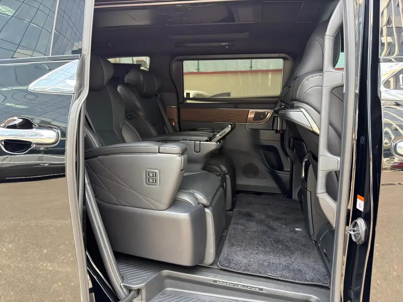 2024 Alphard Crown Hybrid 2.5L Supreme Executive Edition — миниатюра 12