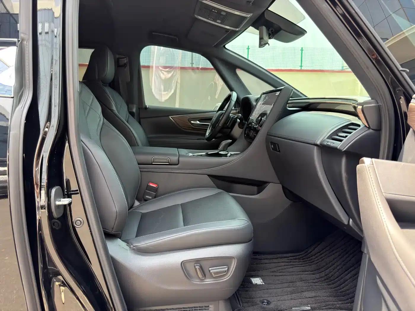 2024 Alphard Crown Hybrid 2.5L Supreme Executive Edition — миниатюра 13