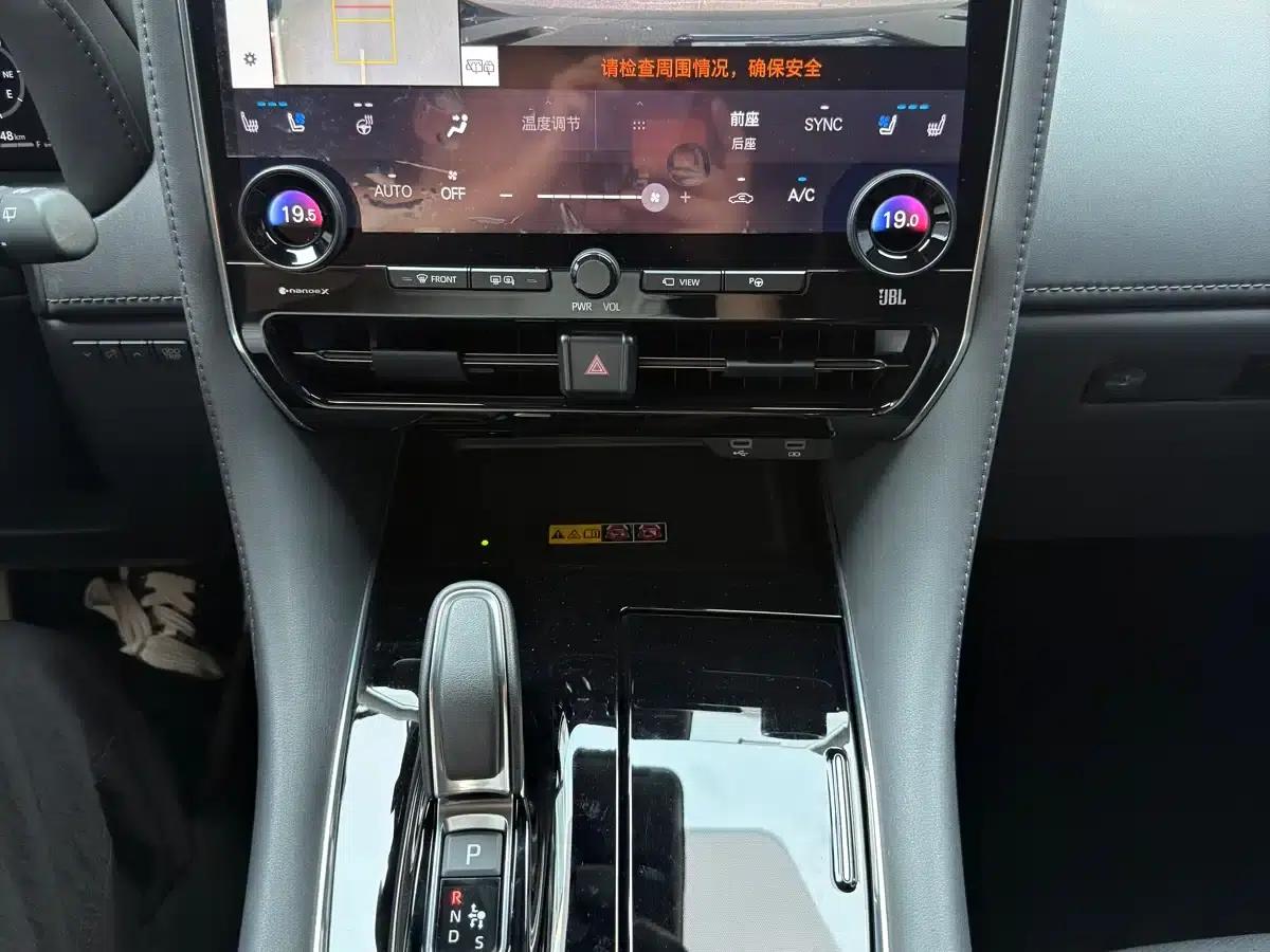 2024 Alphard Crown Hybrid 2.5L Supreme Executive Edition — миниатюра 8