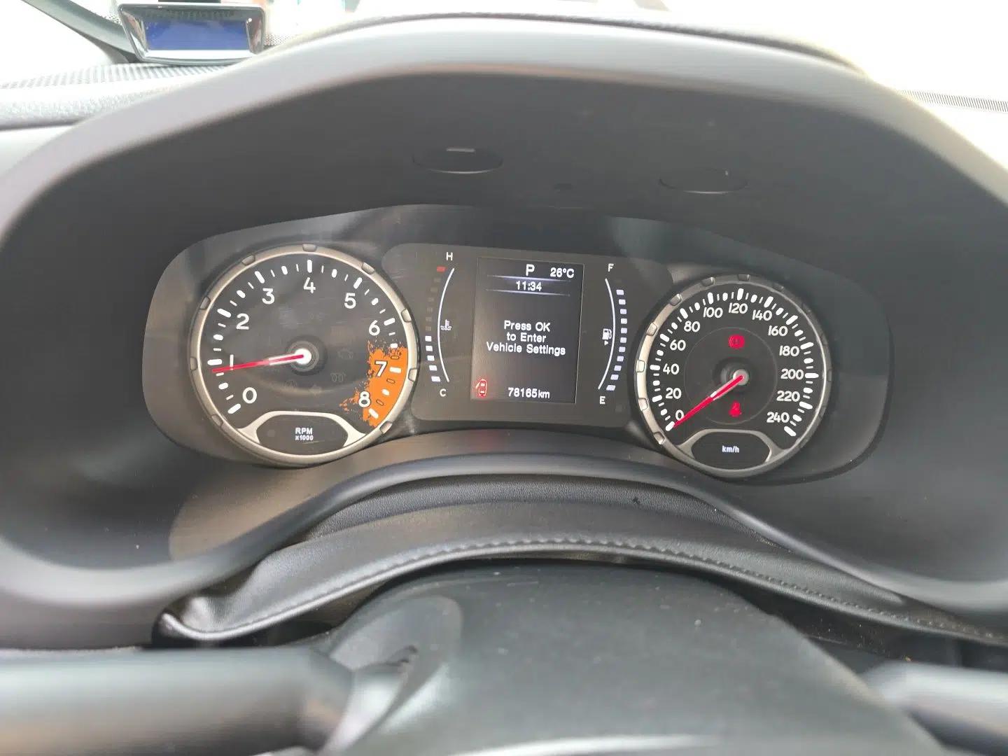 Jeep Renegade 2017 180T Automatic Kinetic Edition+ — миниатюра 12